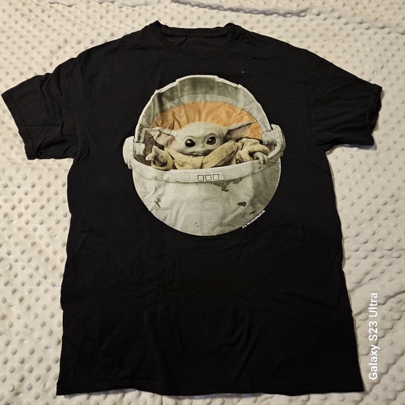 Men’s Star Wars Mandalorian Grogu Shirt Size M black with character - Picture 1 of 2